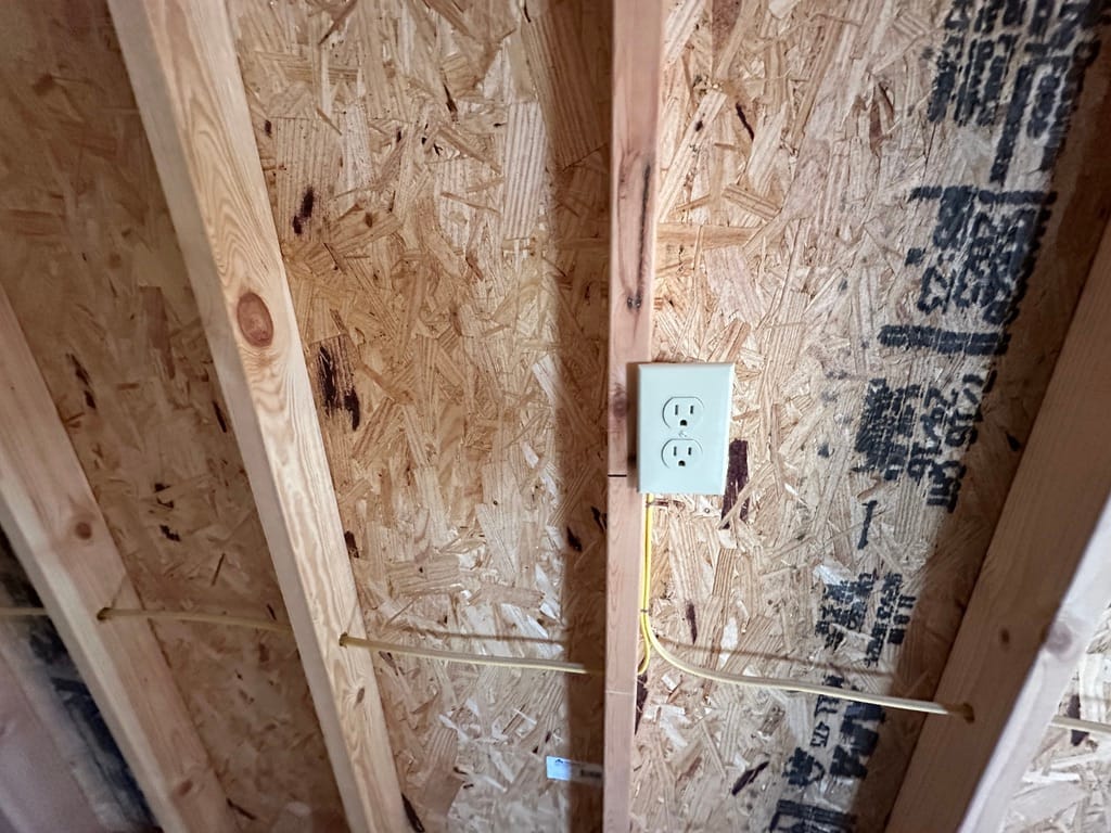 jpeg: D6A59F9B 9F37 4213 8F3F C4161Bad4A6F 1 105 C