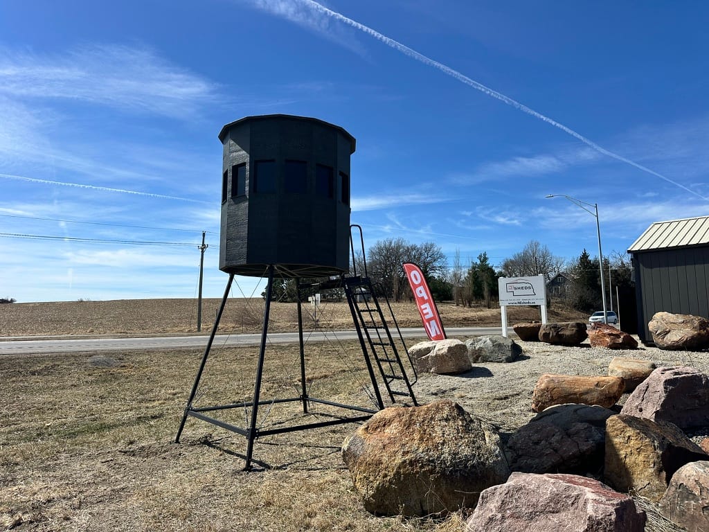 360 Outfitter Hunting Blind – 360° windows on 8ft metal stand, Yutan, NE