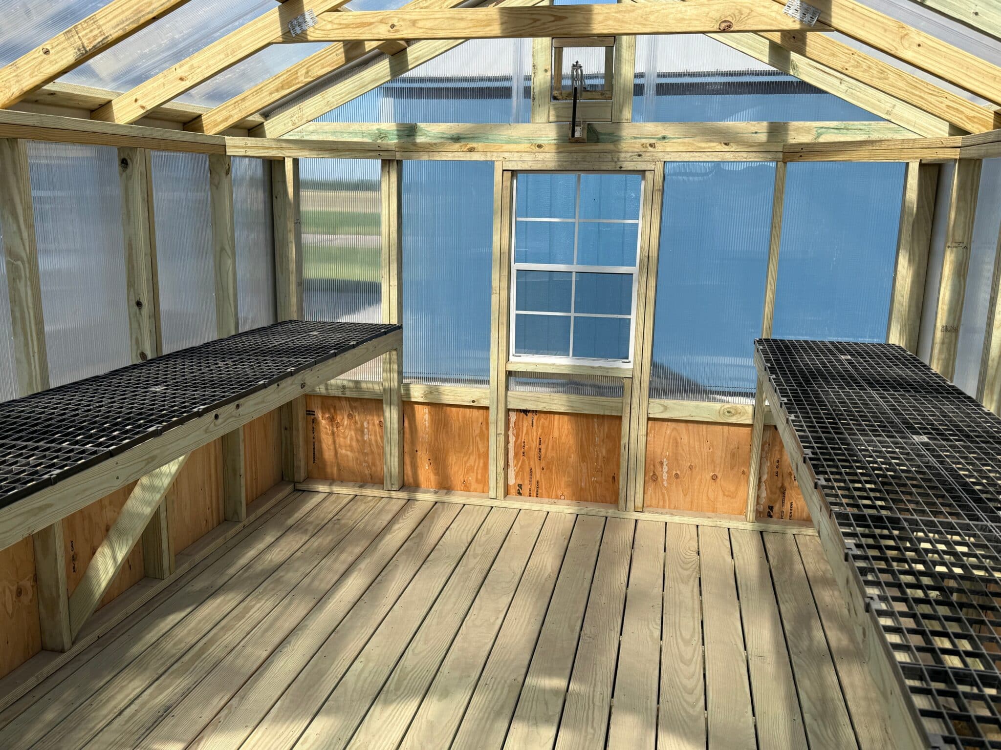 10x16 Greenhouse - Hampton, NE - Image 9