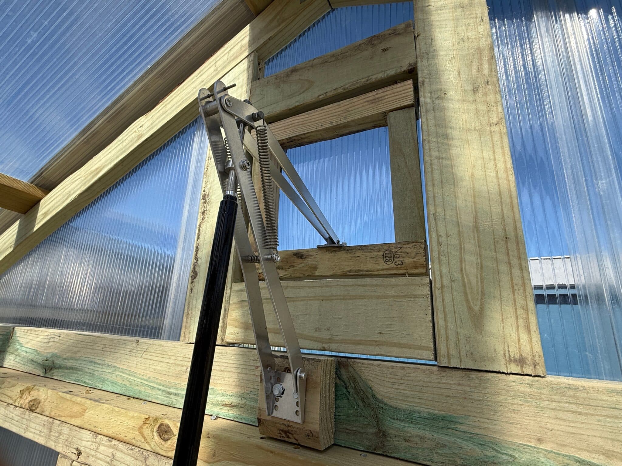 10x16 Greenhouse - Hampton, NE - Image 10